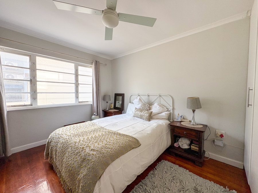 2 Bedroom Property for Sale in Vredehoek Western Cape